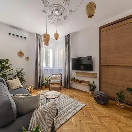 Apartment Bohohome 2 Next To The Main Street *